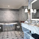 Hotel La Reserve & Paris