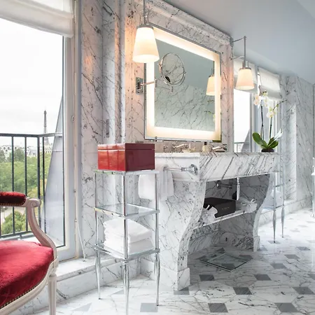 ホテル La Reserve &