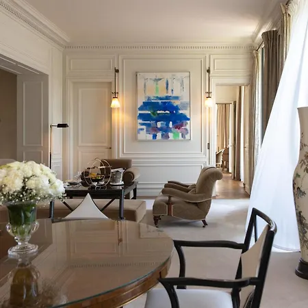 La Reserve & Hotel 5*