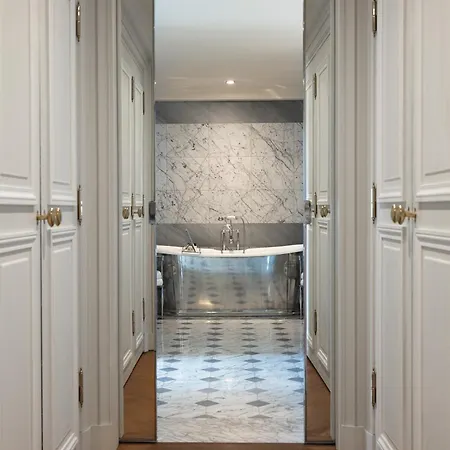 ホテル La Reserve &