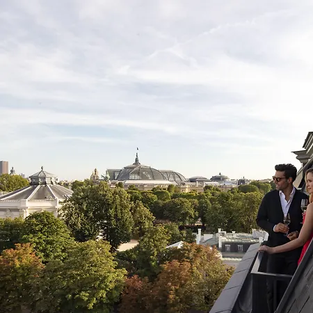 ホテル La Reserve & 5*