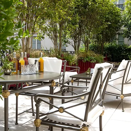 ホテル La Reserve & パリ