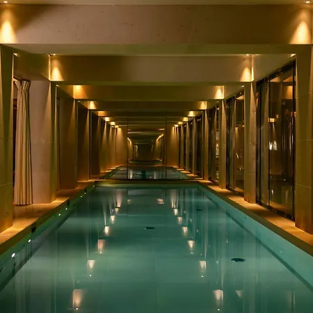 La Reserve & فندق باريس