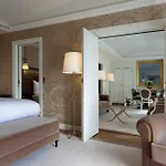La Reserve & Hotel