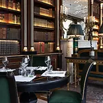 La Reserve & Hotel 5*